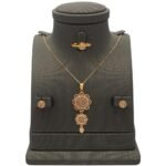 نصف طقم ذهب عيار 21 الوزن 4.30 جرام