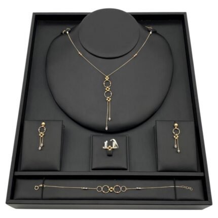 طقم ذهب فخم عيار 18 وزن 9.11 جم بتصميم حصري يبهر من حولك