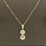 ⁦نصف طقم أطفال ذهب عيار 18 الوزن 3.49 جرام⁩ - الصورة ⁦3⁩