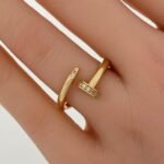 ⁦خاتم ذهب عيار 18 الوزن 2.06 جرام⁩ - الصورة ⁦2⁩