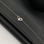 ⁦طقم ذهب على شكل قلب عيار 18 وزن 2.47 جم  رقي وجمال في كل تفاصيله⁩ - الصورة ⁦3⁩