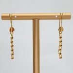 ⁦حلق ذهب عيار 21 الوزن 1.65 جرام⁩ - الصورة ⁦2⁩