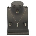 نصف طقم أطفال ذهب عيار 18 الوزن 3.49 جرام