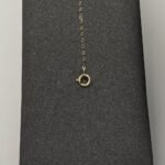 ⁦عقد وإسواره ذهب عيار 18 الوزن 0.87 جرام⁩ - الصورة ⁦2⁩