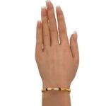 اسوارة ذهب عيار 21 وزن 8.48 جرام بتصميم تراثي مزخرف وألوان زاهية