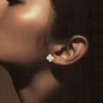 ⁦حلق ذهب عيار 18 الوزن 0.73 جرام⁩ - الصورة ⁦2⁩