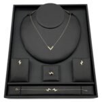 طقم ذهب عيار 18 الوزن 4.25 جرام