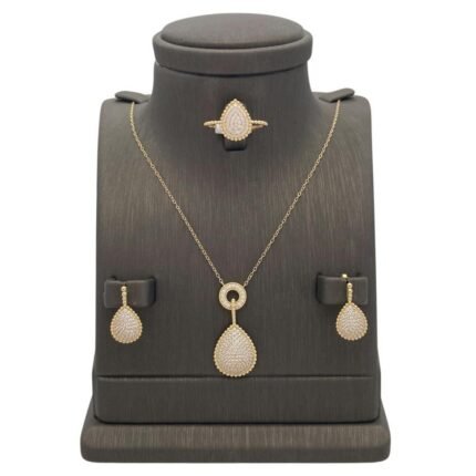 نصف طقم ذهب عيار 18 الوزن 8.77 جرام