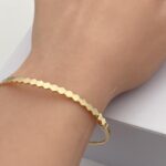 ⁦اسواره واقف ذهب عيار 18 الوزن 5 جرام⁩ - الصورة ⁦2⁩