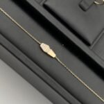 ⁦طقم ذهب كوبرا عيار 18 وزن 9.12 جم بتصميم يعكس الفخامة في كل تفصيلة⁩ - الصورة ⁦4⁩