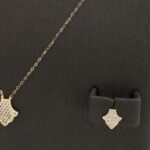 ⁦نصف اطفال طقم ذهب عيار 18 الوزن 1.52 جرام⁩ - الصورة ⁦2⁩