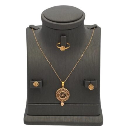 نصف طقم ذهب عيار 21 الوزن 3.65 جرام