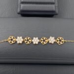 ⁦طقم ذهب عيار 21  وزن 11.51 جم مزين بحجر أخضر لامع⁩ - الصورة ⁦5⁩