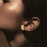 ⁦حلق ذهب عيار 18 الوزن 1.50 جرام⁩ - الصورة ⁦2⁩