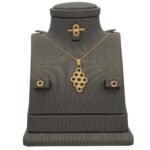 نصف طقم ذهب عيار 21 الوزن 4.77 جرام