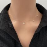 عقد ذهب عيار 18 الوزن 0.89 جرام