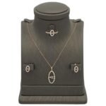 نصف طقم ذهب عيار 18 الوزن 2.52 جرام