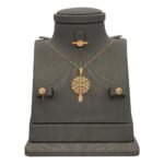 نصف طقم ذهب عيار 21 الوزن 3.78 جرام