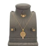 نصف طقم ذهب عيار 21 الوزن 3.60 جرام