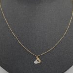 ⁦حرف J ذهب عيار 18 الوزن 1.73 جرام⁩ - الصورة ⁦2⁩