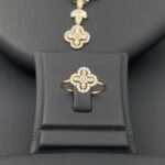 ⁦طقم ذهب عيار 18 الوزن 10.97 جرام⁩ - الصورة ⁦2⁩