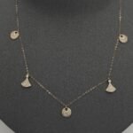 ⁦عقد تشوكر ذهب عيار 18 الوزن 1.38 جرام⁩ - الصورة ⁦2⁩