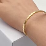 ⁦اسواره واقف ذهب عيار 18 الوزن 6.81 جرام⁩ - الصورة ⁦3⁩