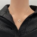 عقد ذهب عيار 18 الوزن 0.89 جرام