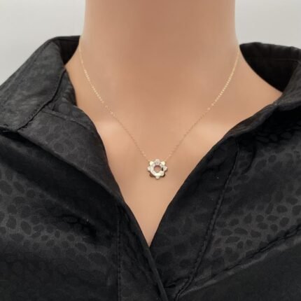 عقد ذهب عيار 18 الوزن 0.89 جرام