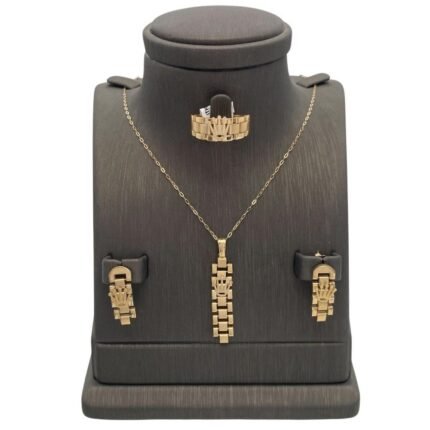 نصف طقم ذهب عيار 18 الوزن 9.69 جرام