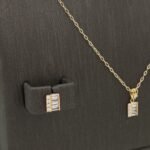 ⁦نصف طقم ذهب أطفال عيار 18 بلمسات ناعمة رقيقة بوزن 2.11 جرام⁩ - الصورة ⁦3⁩