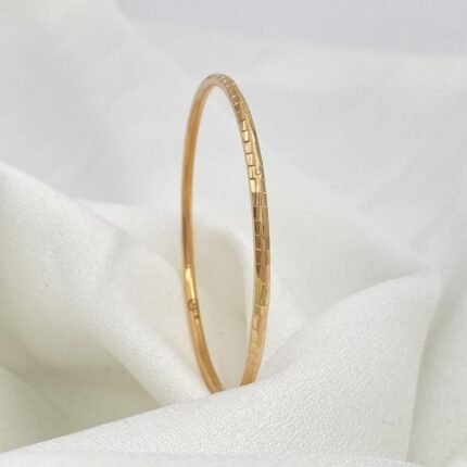 غويشه ذهب عيار 21 الوزن 7.84 جرام ( مقاس 19 )