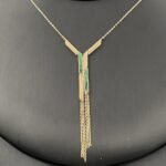 ⁦طقم ذهب كامل عيار 18 وزن 12.62 جم بتعليقات سلاسل أنيقة⁩ - الصورة ⁦4⁩