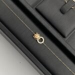 ⁦طقم تايجر ذهب عيار 18 وزن 4.75 جم ابداع في كل تفصيلة⁩ - الصورة ⁦2⁩