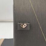 ⁦نصف طقم اطفال ذهب عيار 18 الوزن 1.55 جرام⁩ - الصورة ⁦2⁩