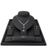 طقم ذهب عيار 18 الوزن 9.68 جرام