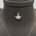 ⁦نصف طقم اطفال ذهب عيار 18 الوزن 1.63 جرام⁩ - الصورة ⁦2⁩