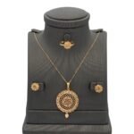 نصف طقم ذهب عيار 21 الوزن 5.58 جرام