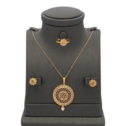 نصف طقم ذهب عيار 21 الوزن 5.58 جرام