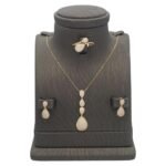 نصف طقم ذهب عيار 18 الوزن 7.37 جرام