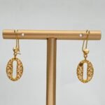 ⁦حلق ذهب عيار 21 الوزن 2.11 جرام⁩ - الصورة ⁦2⁩