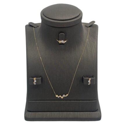 نصف طقم أطفال ذهب عيار 18 الوزن 1.54 جرام