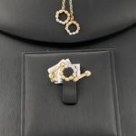 ⁦طقم ذهب عيار 18 وزن 9.36 جم تصميم كرات الليزر متألقة ولامعة⁩ - الصورة ⁦5⁩