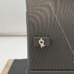 ⁦نصف طقم اطفال ذهب عيار 18 الوزن 2.03 جرام⁩ - الصورة ⁦4⁩