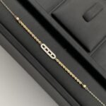 ⁦طقم ذهب عيار 18 وزن 5.05 جم تصميم ميسيكا بتفاصيل تُغني عن الكلام⁩ - الصورة ⁦4⁩