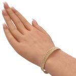 اسوارة دوريكا ذهب عيار 18، وزن 7.45 جم مقاس 17 بتصميم ايطالي ثلاثي الألوان ومرصعة بفصوص براقة