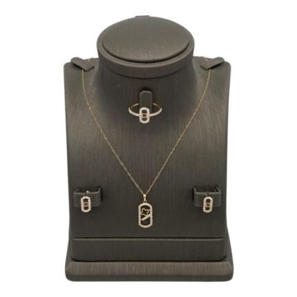 نصف طقم ذهب عيار 18 الوزن 2.78 جرام