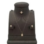 نصف طقم أطفال ذهب عيار 18 الوزن 1.62 جرام