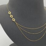 ⁦عقد ذهب عيار 18 وزن 1.69 جرام أناقة ناعمة⁩ - الصورة ⁦3⁩