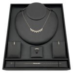 طقم ذهب شوميه عيار 18 وزن 6.36 جم جمال يلفت الأنظار